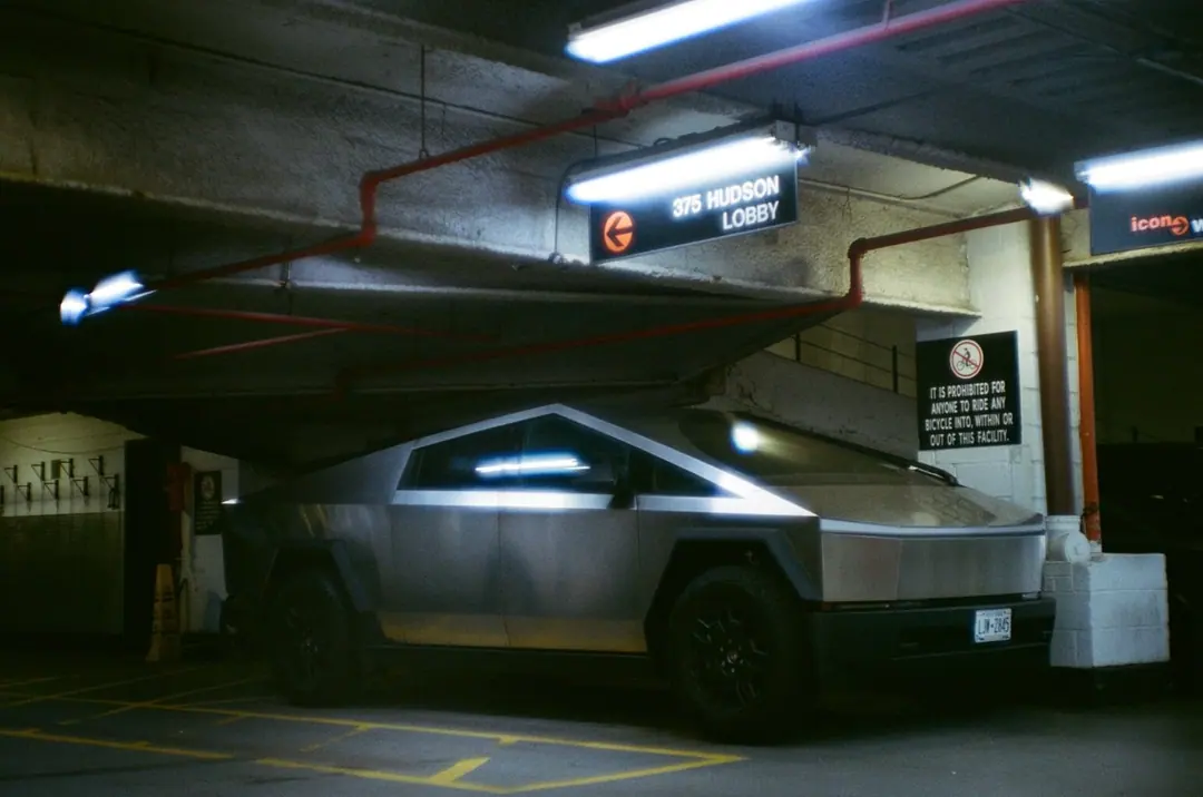 Cars on 35mm, frame 62 of 63