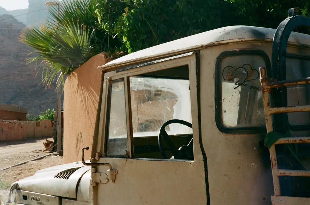 Cars on 35mm, frame 43 of 63