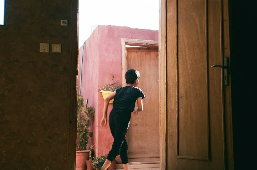 People on 35mm, frame 18 of 69