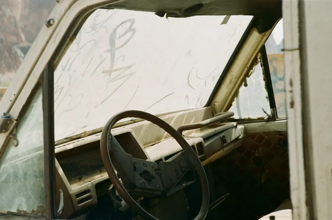 Cars on 35mm, frame 39 of 63