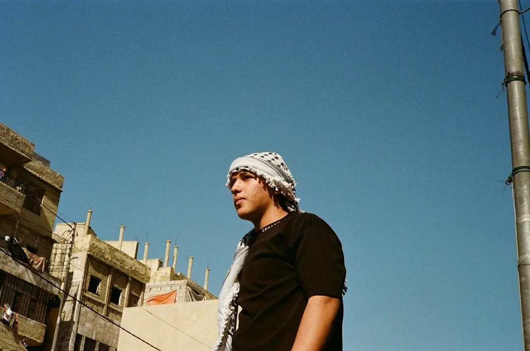 People on 35mm, frame 31 of 69