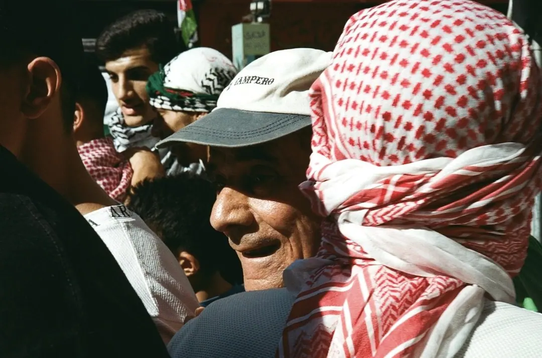 People on 35mm, frame 35 of 69