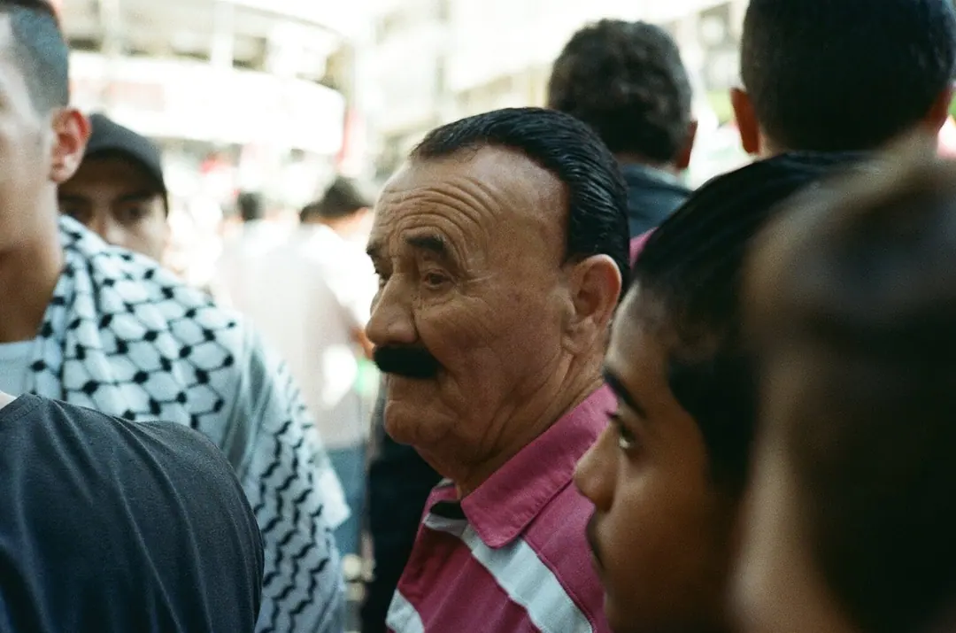 People on 35mm, frame 12 of 69