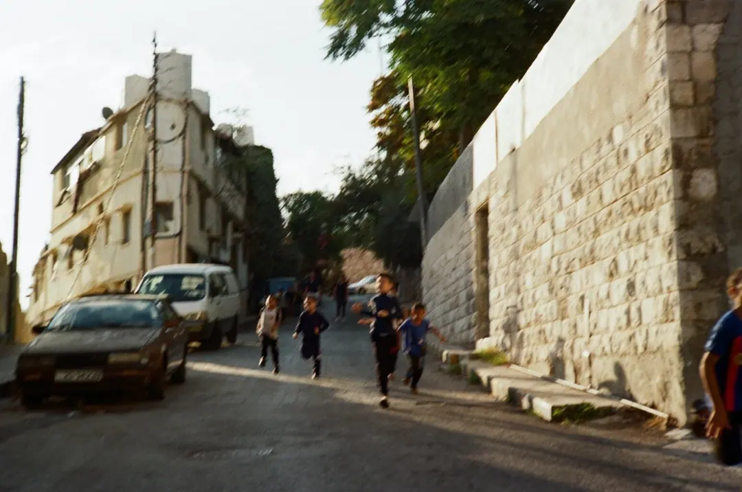 People on 35mm, frame 30 of 69