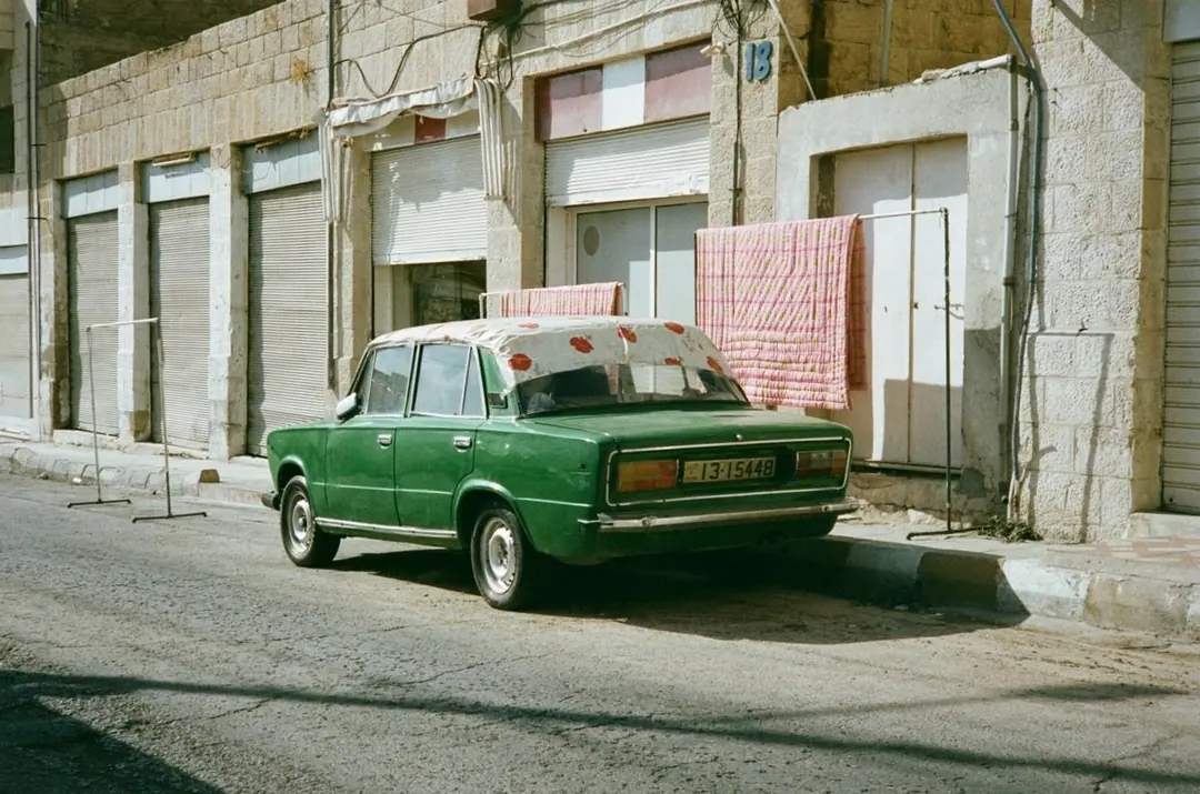 Cars on 35mm, frame 34 of 63