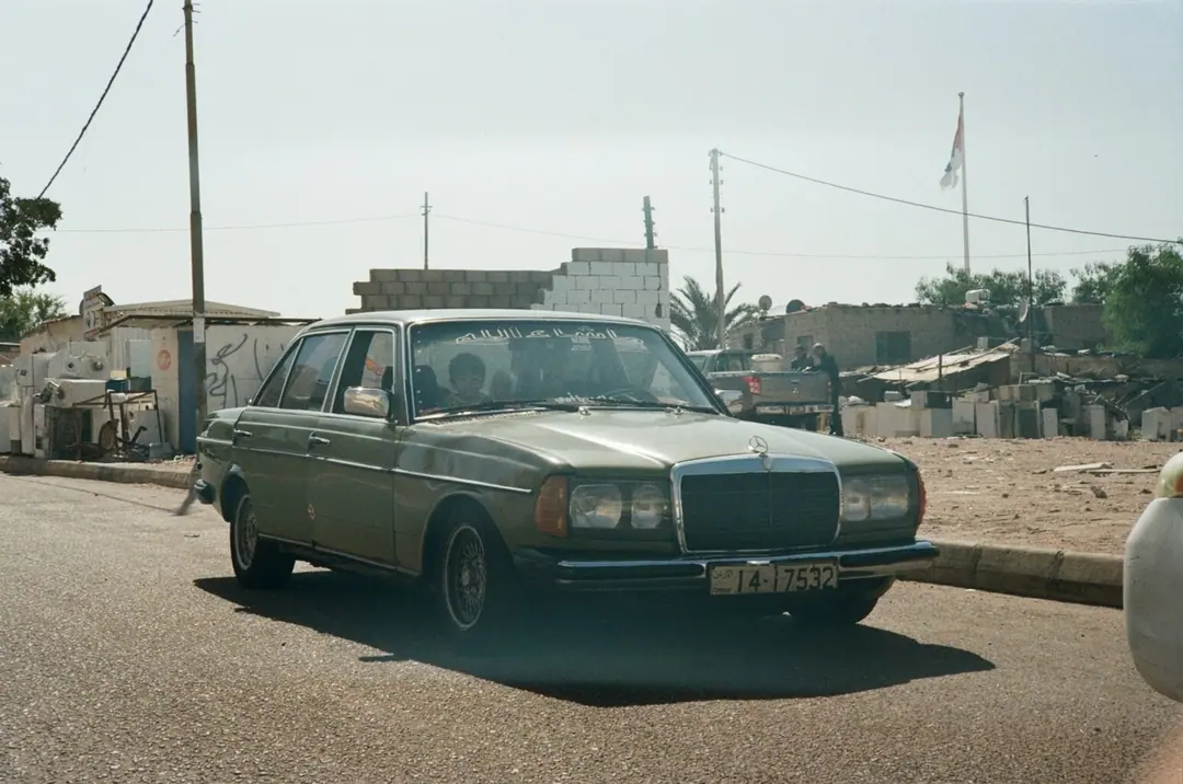 Cars on 35mm, frame 29 of 63