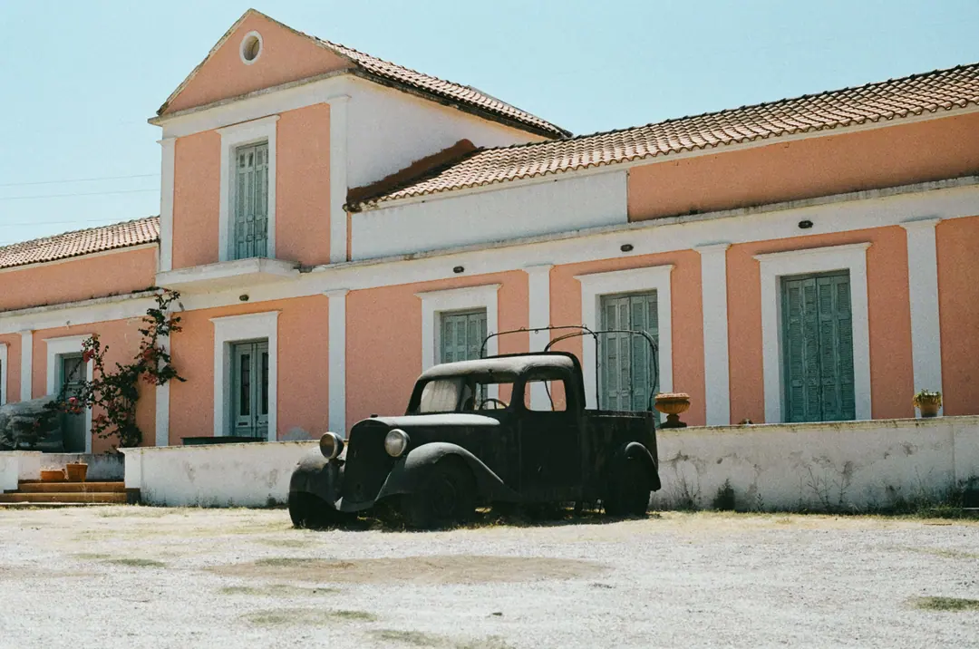 Cars on 35mm, frame 21 of 63