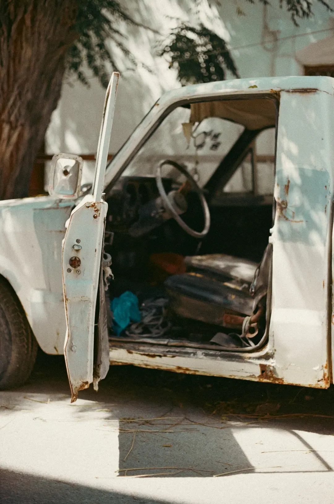 Cars on 35mm, frame 24 of 63