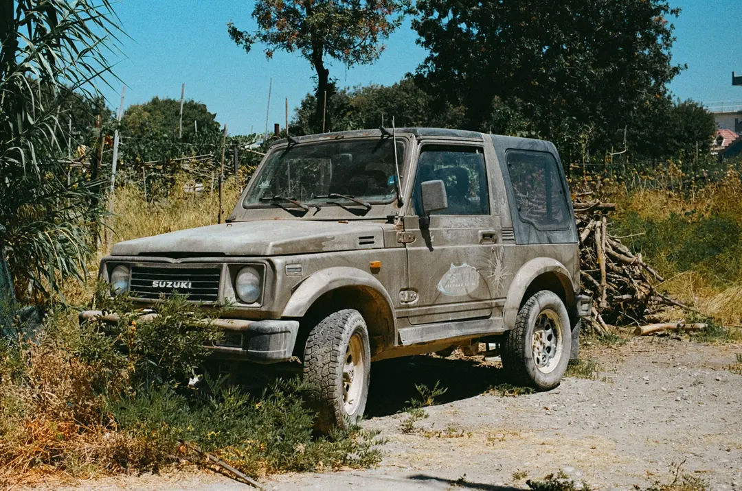 Cars on 35mm, frame 17 of 63
