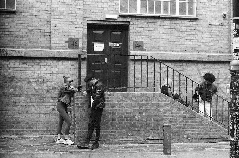 People on 35mm, frame 54 of 69