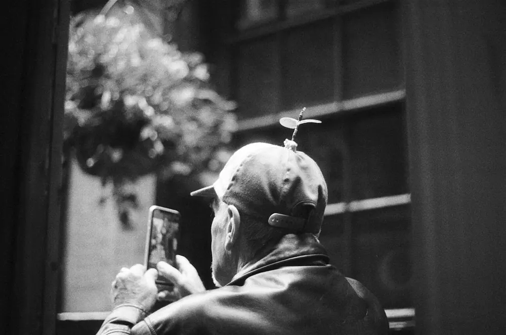 People on 35mm, frame 47 of 69