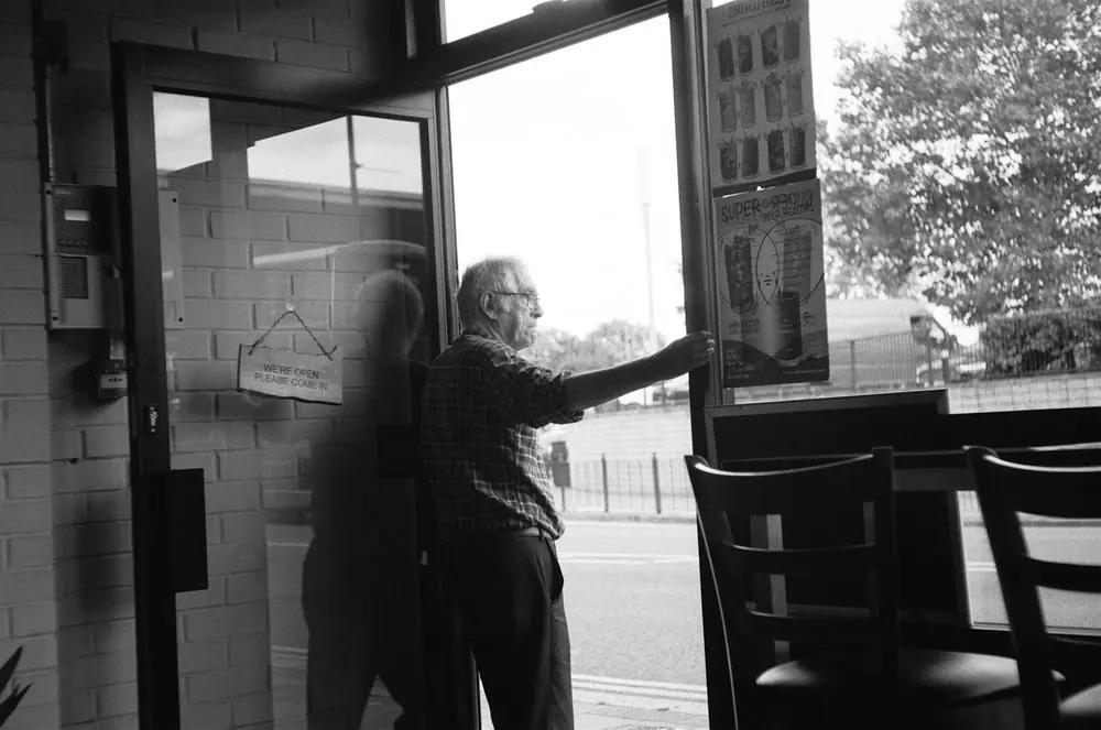 People on 35mm, frame 56 of 69